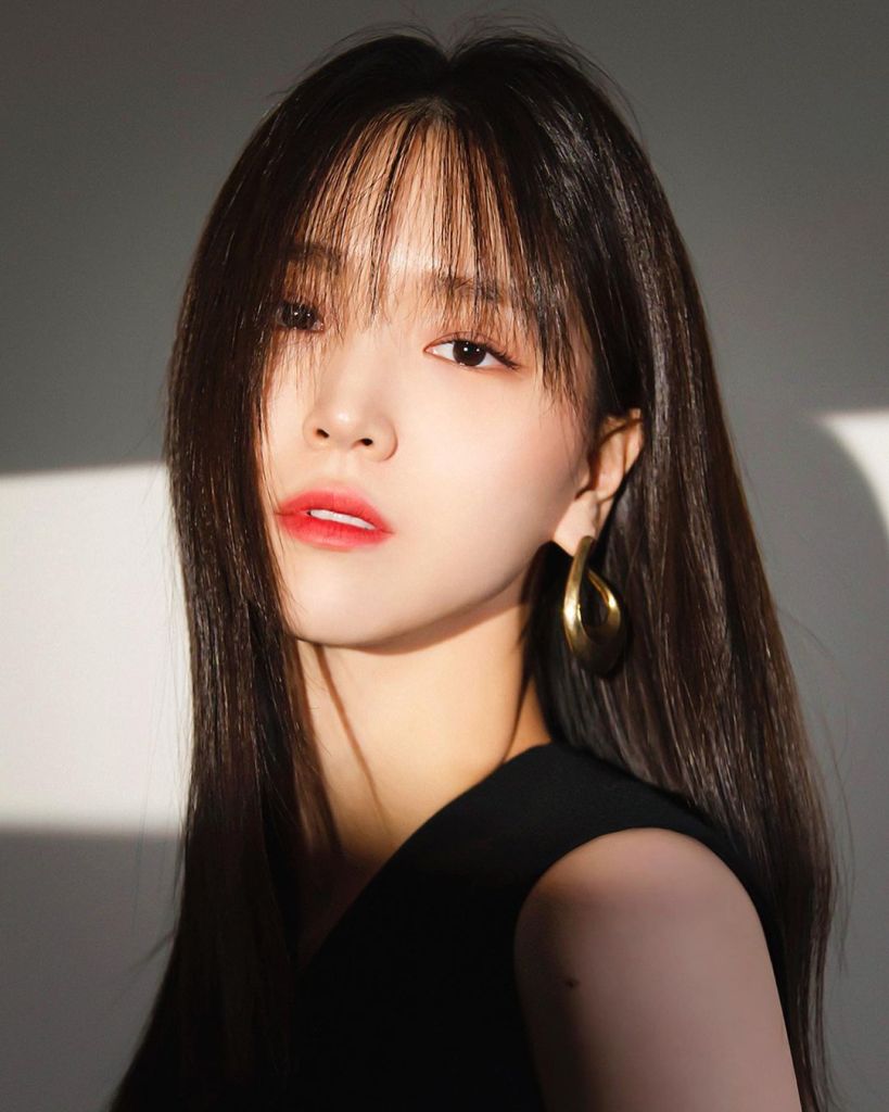 Kim Ji Eun 01